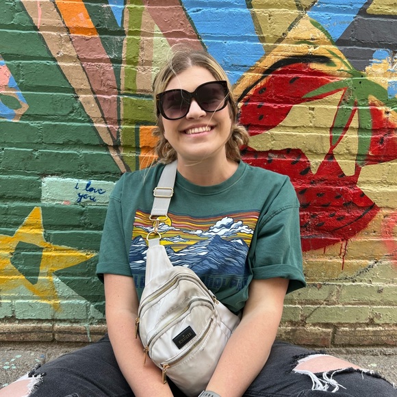 Meet your Posher, Shelby - Picture 1 of 1